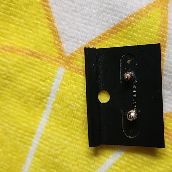 EUC - Vintage Gold toned Oval Studs Fashion Earrings for Pierced earrin… - Picture 5 of 7